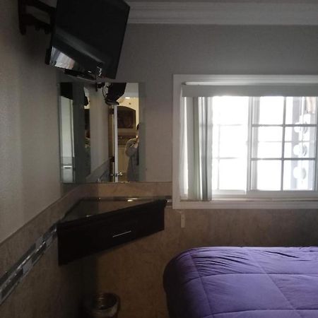 Suites Leon Rojo Tijuana Extérieur photo